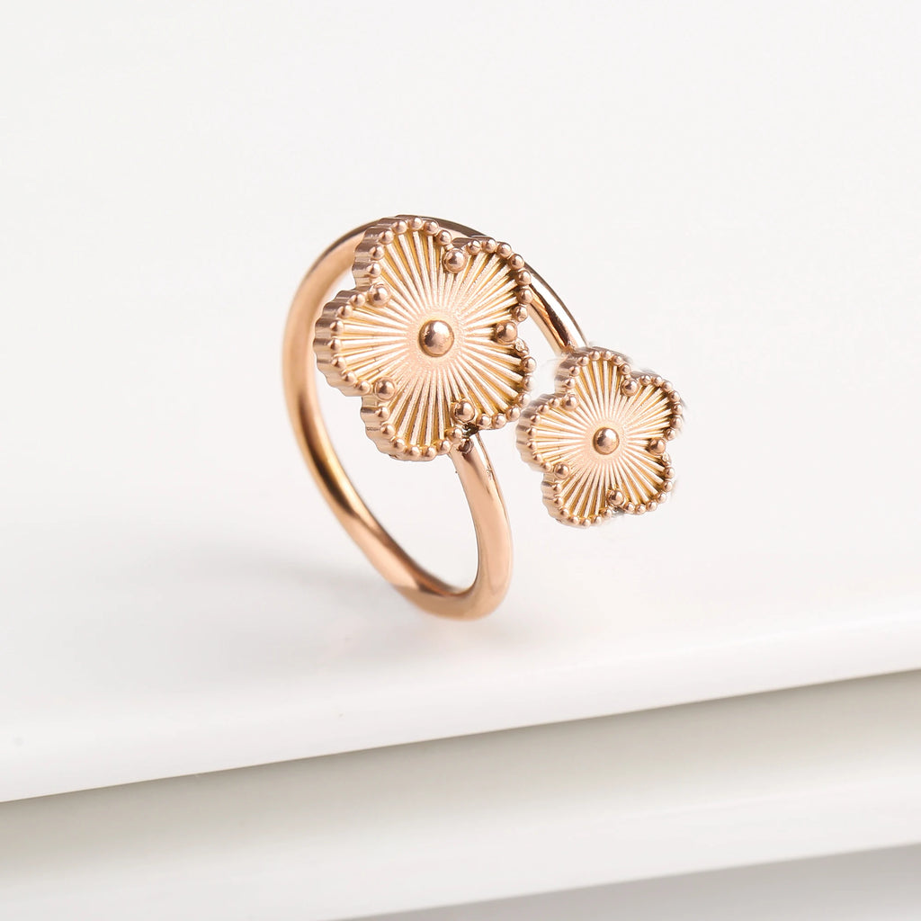 Lucky Leaf Ring